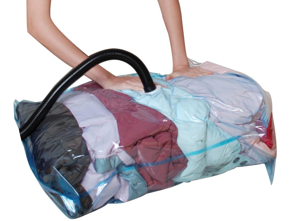 Aspirar la ropa contra los bichos de la cama